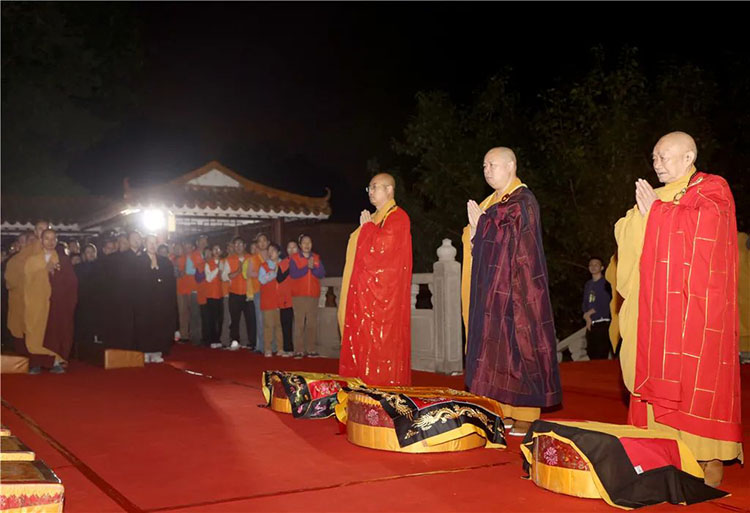 弘法寺隆重舉行恭送本煥長老舍利赴甘肅酒泉敦煌市雷音寺永久供奉法會