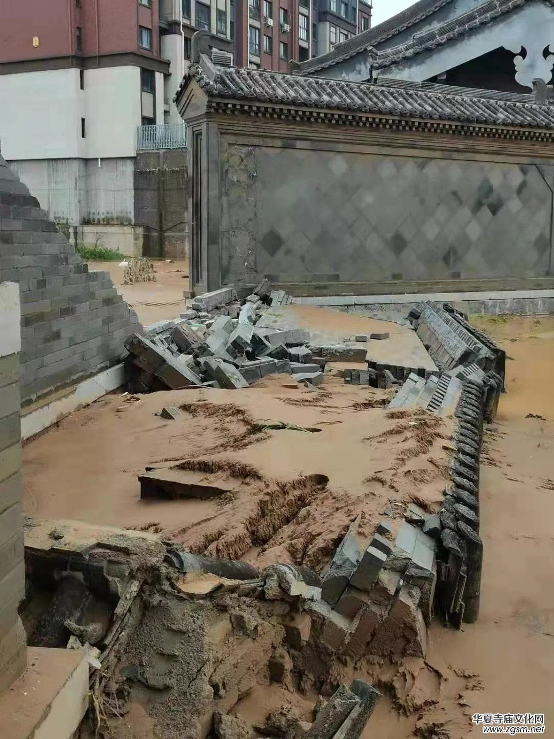 暴雨下的滎陽洞林寺受災實況，千年古剎災后修建迫在眉睫