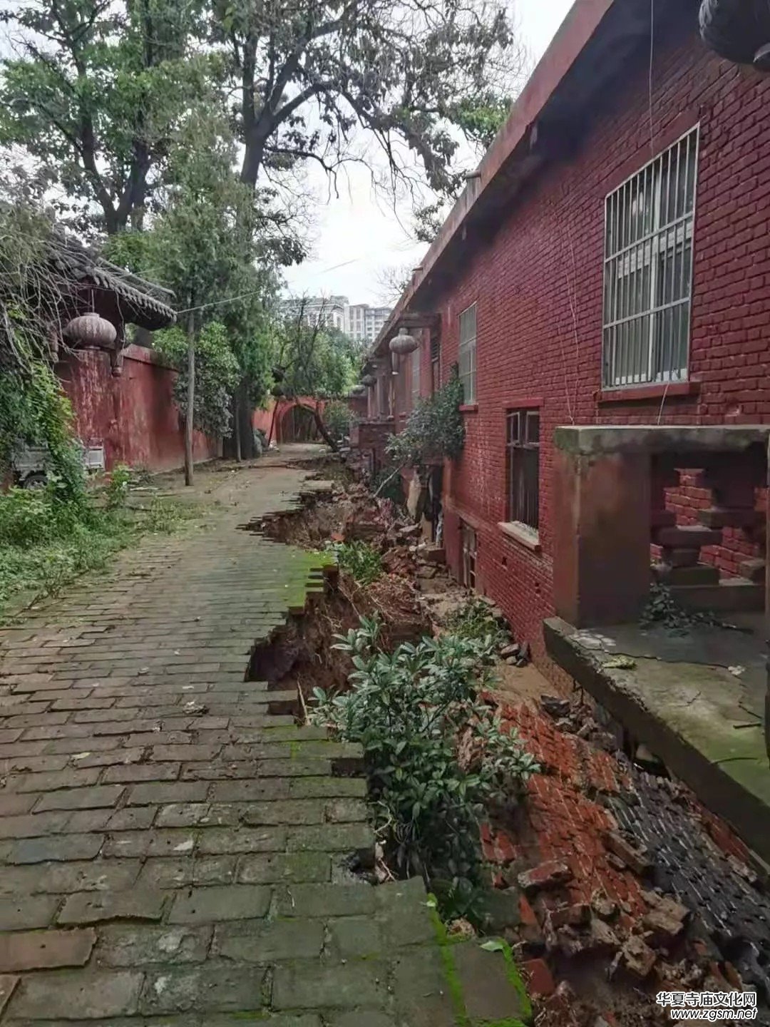 暴雨下的滎陽洞林寺受災實況，千年古剎災后修建迫在眉睫